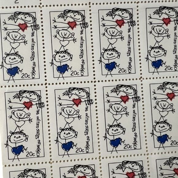 MNH 1984 Scott #2104 Family Unity 20 Cent Sheet of 50 Stamps - Picture 2 of 3